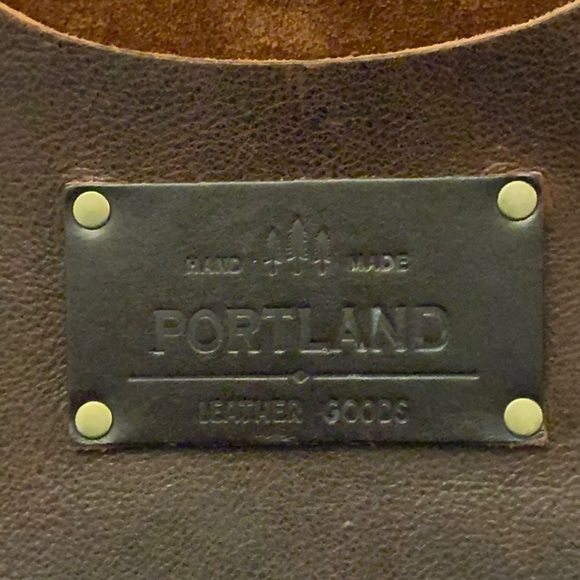 Portland Leather Classic Large Brown Leather Tote Bag - Picture 7 of 7